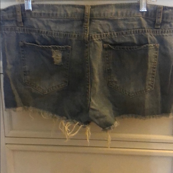 Jean shorts - Picture 2 of 3